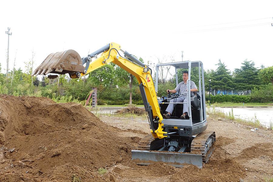 Tracked Zero Tail Excavators EZ30