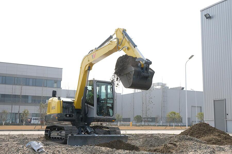 Tracked Conventional Excavator ET75